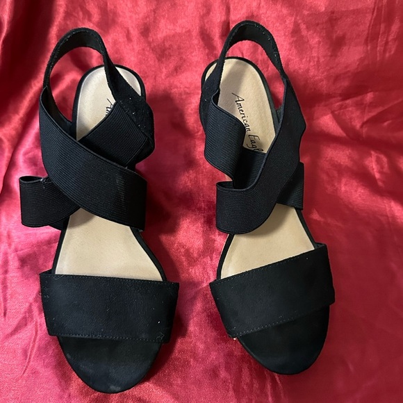 American Eagle Outfitters Shoes - American Eagle Black Strappy Platform Wedge 4” Heels size 7.5